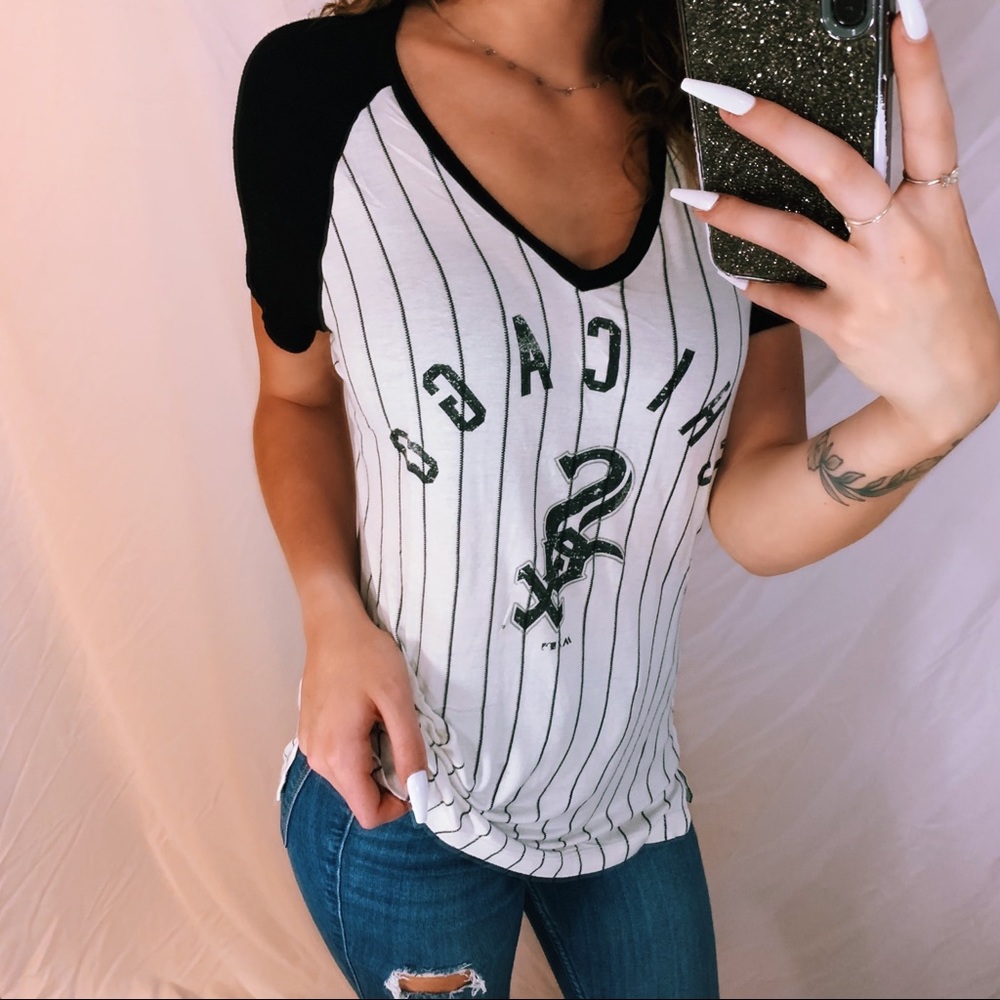 🖤🤍Chicago White Sox v-neck🤍🖤